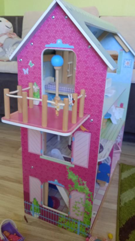 Drevený domček pre bábiky, 