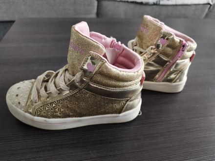 Svietiace vd.20cm, skechers,32