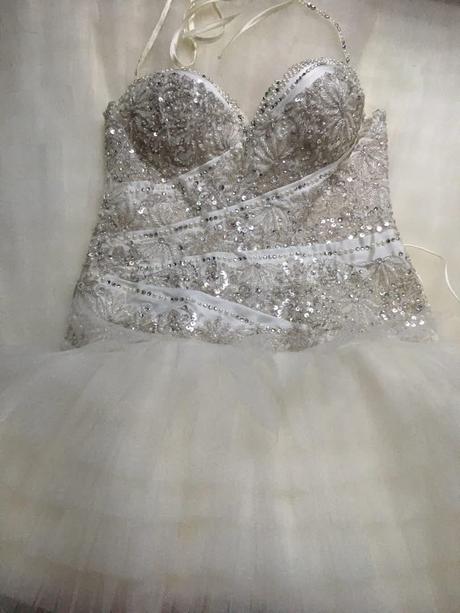 Nádherné spoločenské šaty vo farbe shampagno 36/38, 36 / 38