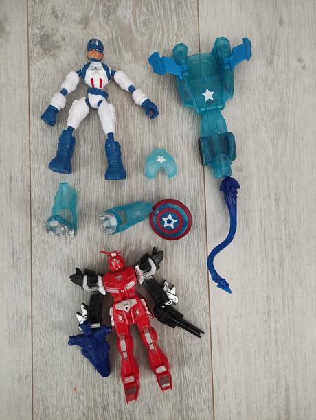 Captain america+ robot, 