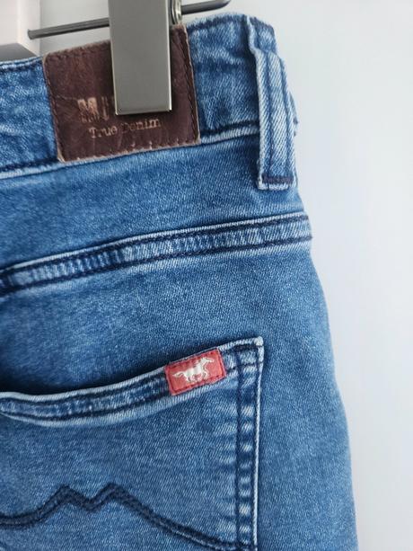 Mustang kratasy bermudy, mustang,l