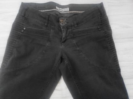 Nohavice úzkeho strihu, m