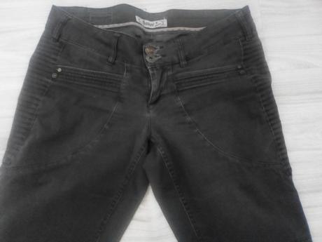 Nohavice úzkeho strihu, m