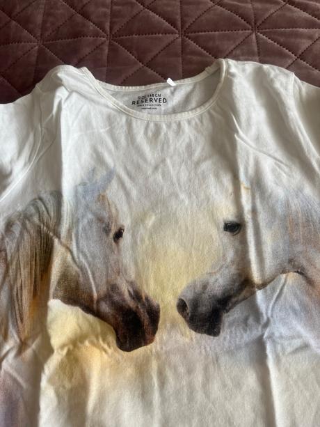 146 tričko s koňmi, reserved,146