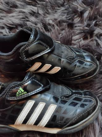 Tenisky na dvor, adidas,28