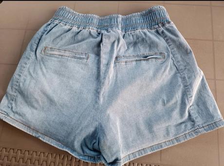 Šortky, s