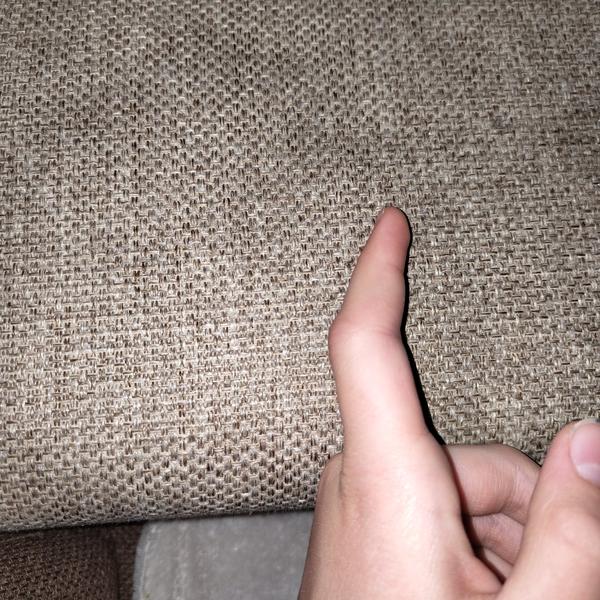 Je prst po náraze opuchnutý a zlomený?