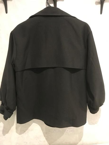 Krátky plášť, 42