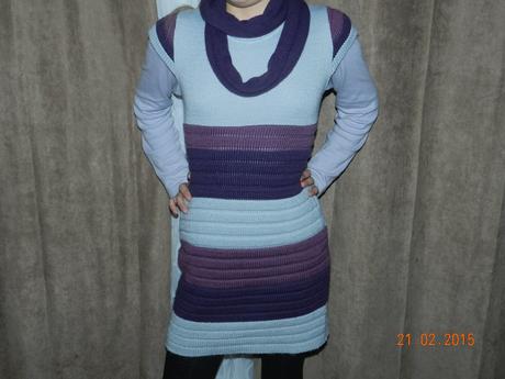 Pletené šaty, 152