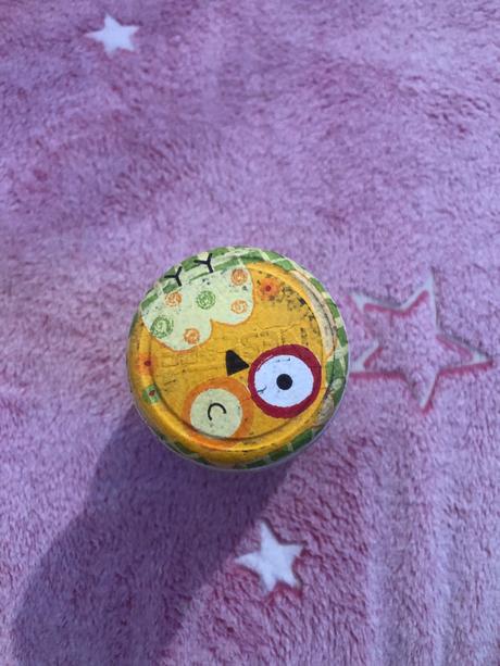 Sklenicka so servítkovou technikou, 