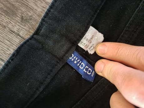 2 x čierne chlapčenske rifle, h&m,32