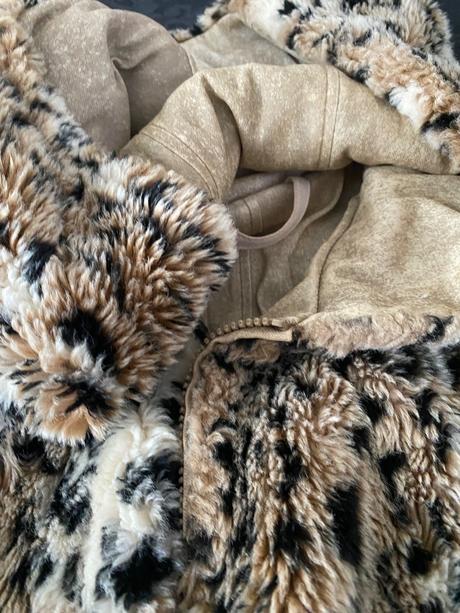 Tenší kožuštek, m