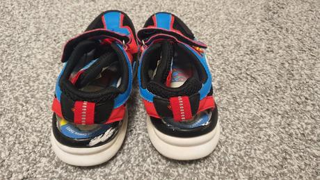 Sandálky superman, 28
