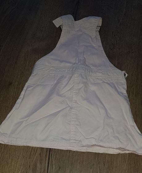 Bledučko ružové šaty, 98