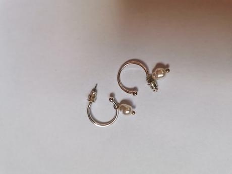 Dámske náušnice s perlou,