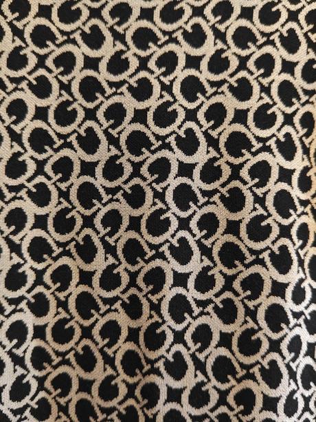 Guess original monográn svetríkové nadčasové šaty, guess,s