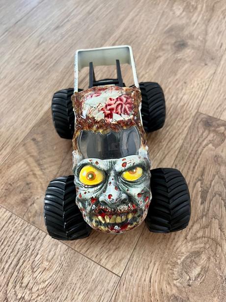 Hot wheel monster jam zombie wrex, 