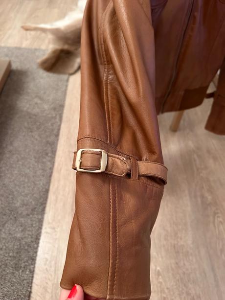 Dámsky koženný kabát s pravou kožušinou, m