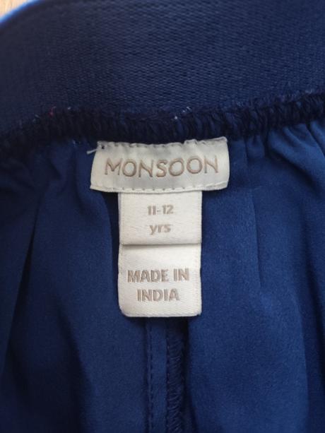 S hviezdami, monsoon,152