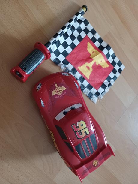 Mc queen na ovládanie s vlajkou, 