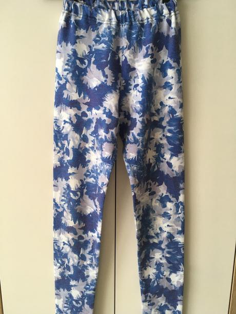 Uzasne elasticke leginy, super material, top stav, 134