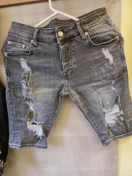 Disquared sortky, 40