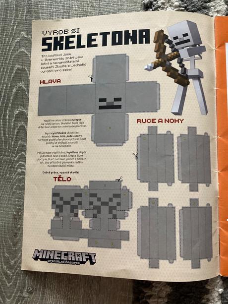 Minecraft oficiálny časopis a veľký plagát, 