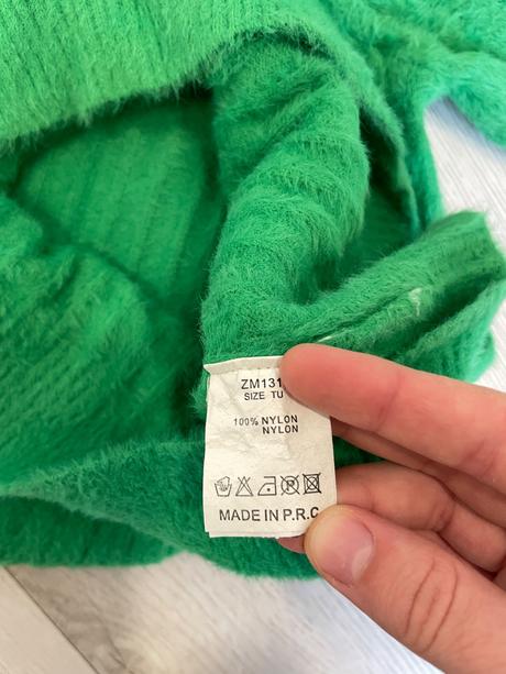 Zelený chlpatý sveter, s