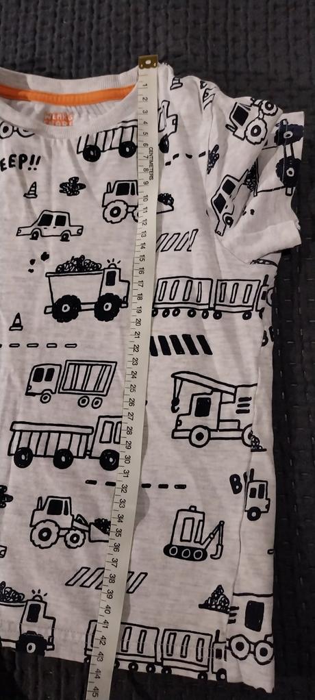 Tričká na 6-7 rokov, 122