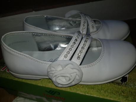 Biele topánky, 32