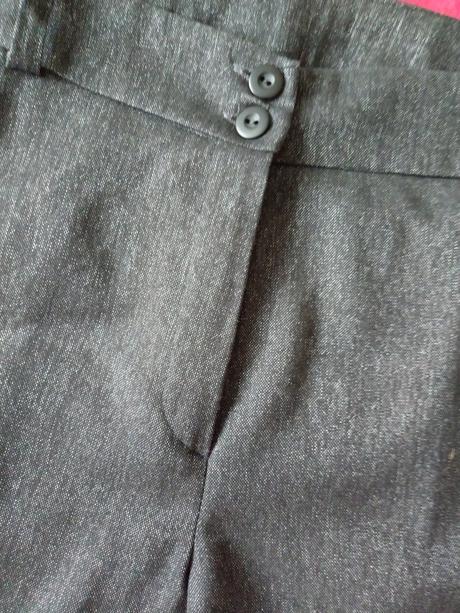 Nohavicový kostým, 42