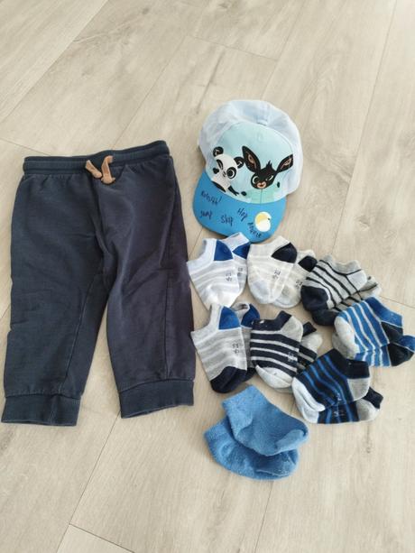 Tepláky+ponožky+šiltovka, 86–98