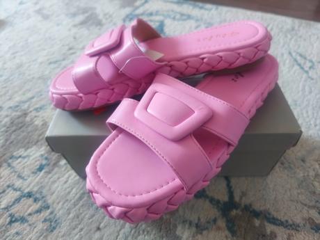 Ružové šľapky, 38