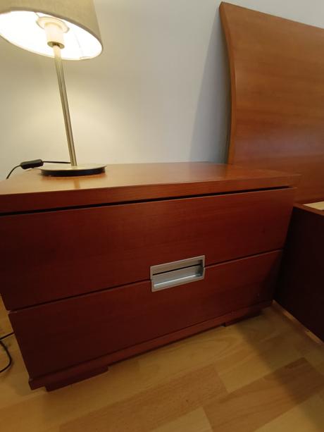 Set manželská posteľ + komoda,