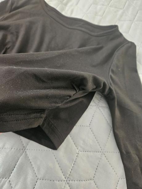 Čierny crop top, 134