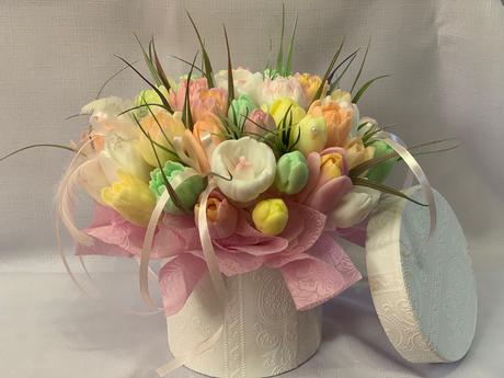 Veľká mydlova kytica v boxe, 