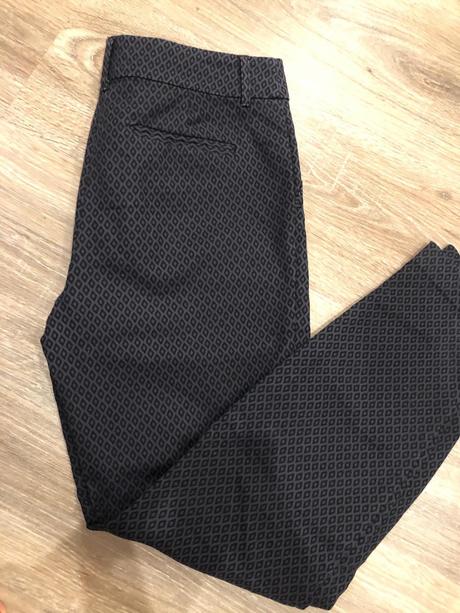 Šedočierna vzorované a elegantne nohavice 36, matalan,36