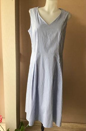 Šaty s pružkom, 42