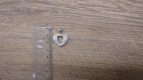 Strieborne srdiecko,