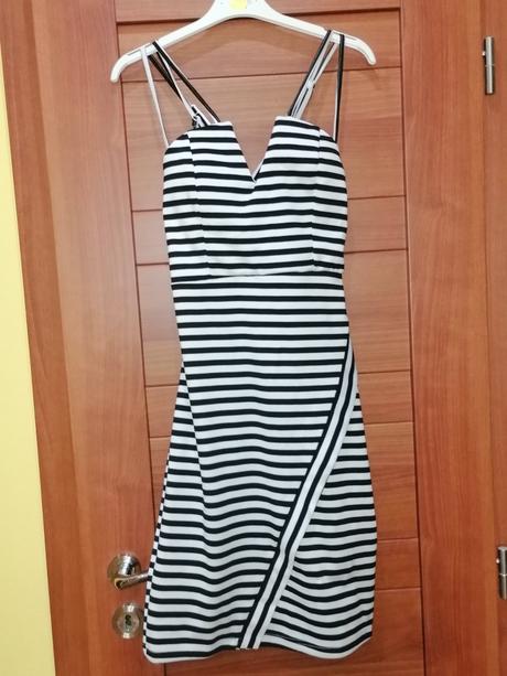 Nádherné šaty, gate,38