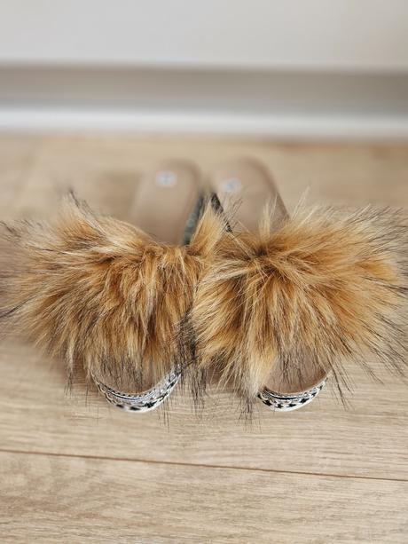 Nadherne slapky s kozusinkou.nove, 38 / 39