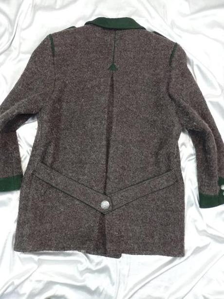 Luxusný vlnený krojový kabát, 42