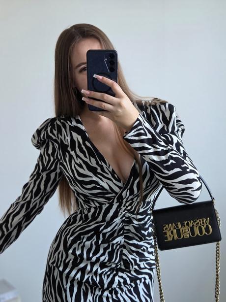 Zebrované šaty s/m, s