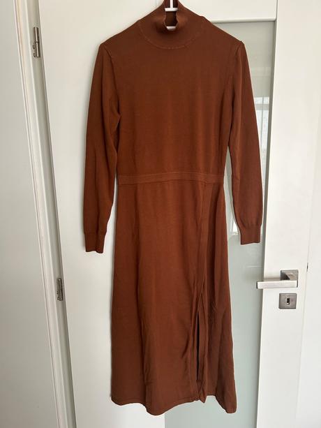 Upletové maxi šaty massimo dutti, m