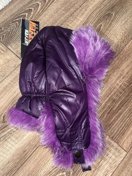 Dievčenská zimná ušianka, 58