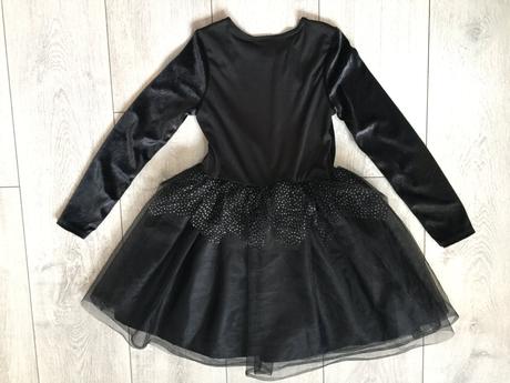 Dievčensky kostym kostra 6-8 rokov,