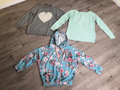 Svetríky a mikina s/m, s