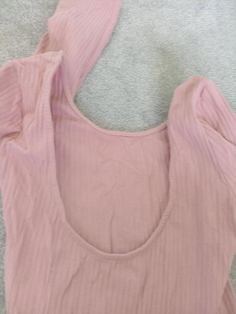 Body s výstrihom na chrbte, house,m