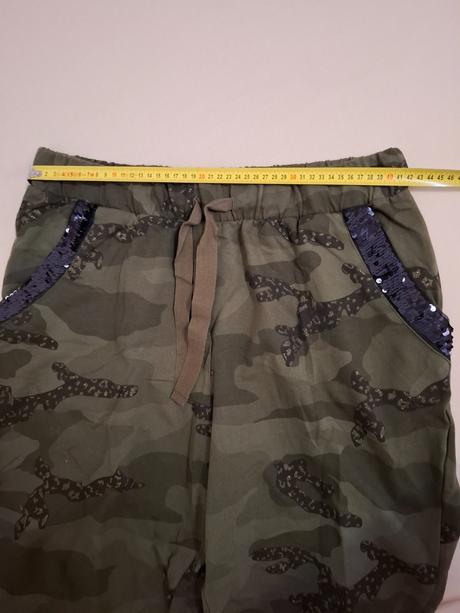 Maskáčové tepláky s flitrami na vreckách 44/46, bonprix,44