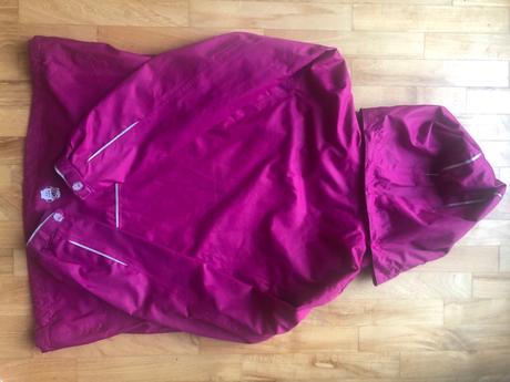 Dievčenská vetrovka, 146